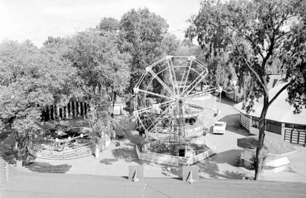Walled Lake Amusement Park (Walled Lake Park) - Ferris Wheel (newer photo)